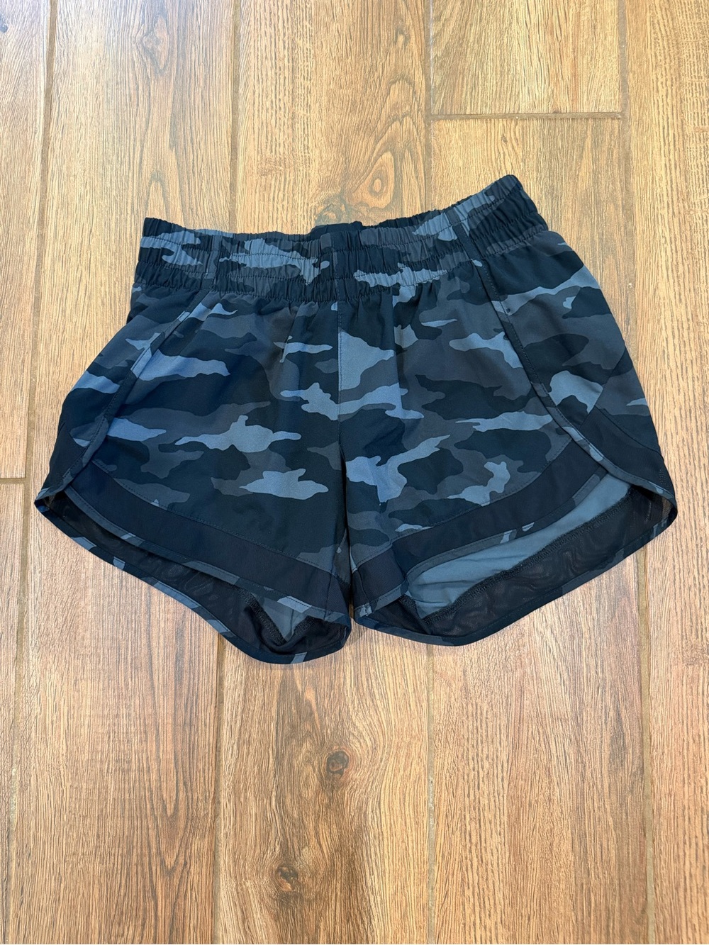 Athleta Women's Black & Gray Mesh Racer Run Camo Shorts Size XXS